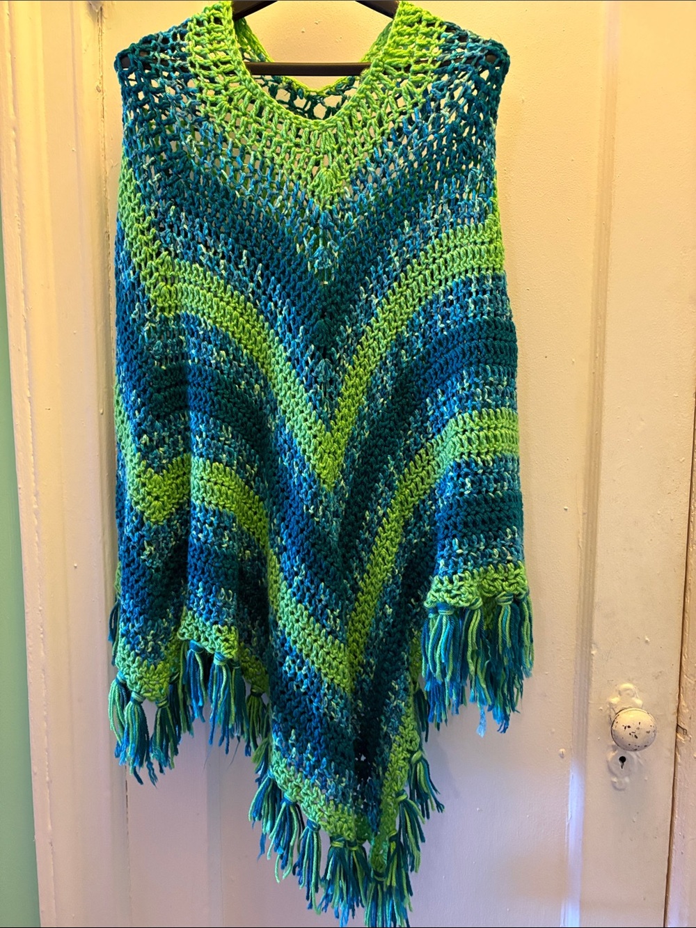 Vintage crochet green blue poncho OS